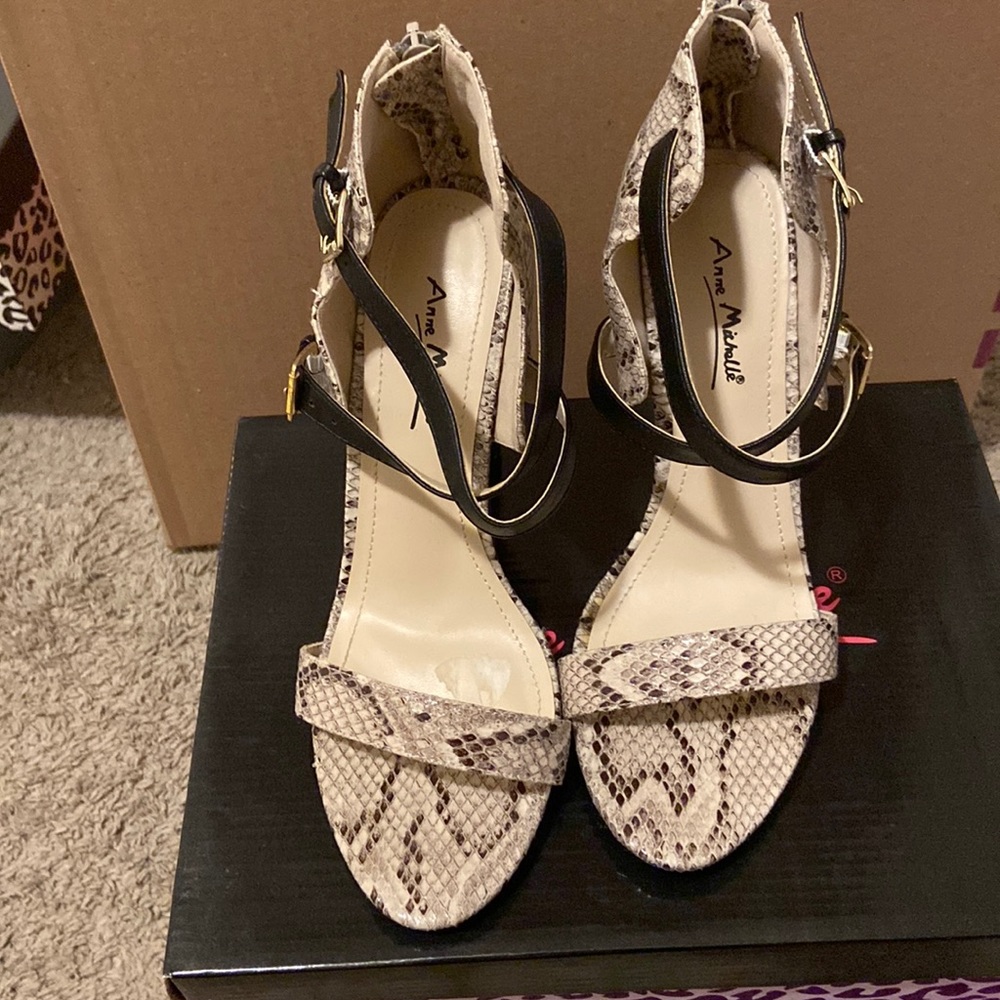 Anne Michelle size 8 heels